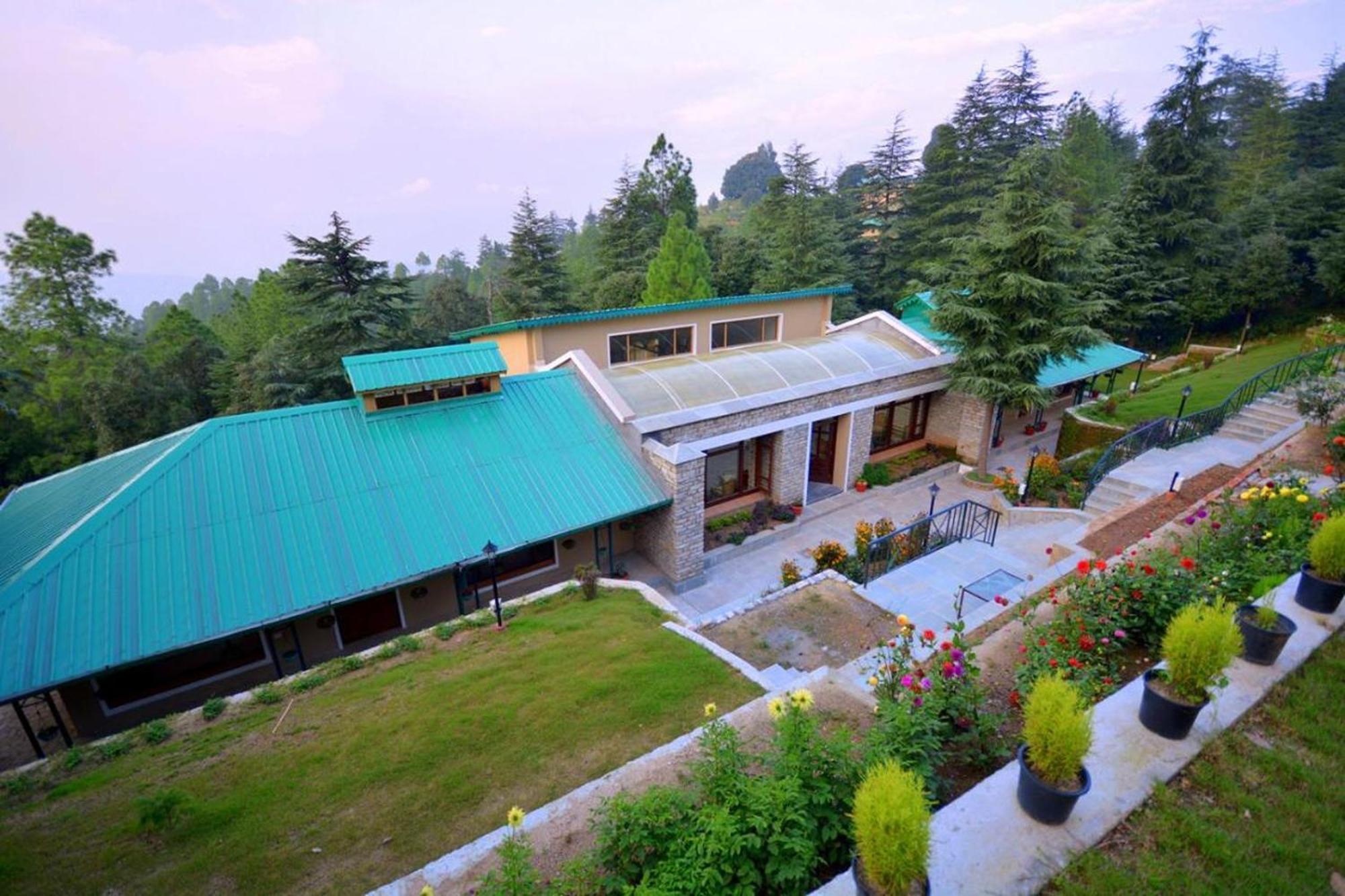 Blusalzz Escapade Anant Rasa Resort - Ranikhet Shitlakhet Dış mekan fotoğraf