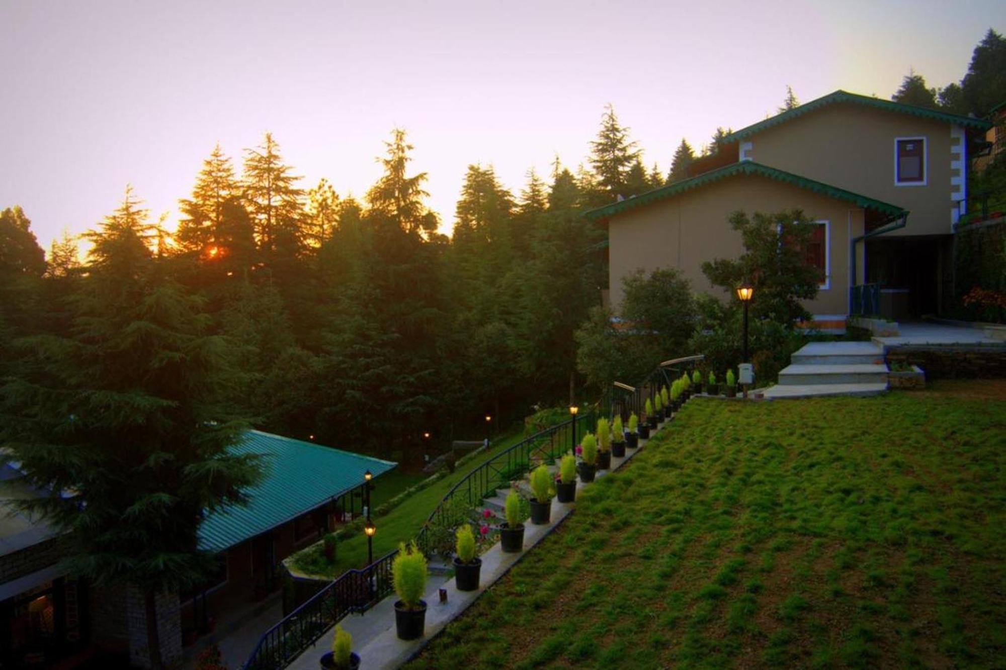 Blusalzz Escapade Anant Rasa Resort - Ranikhet Shitlakhet Dış mekan fotoğraf